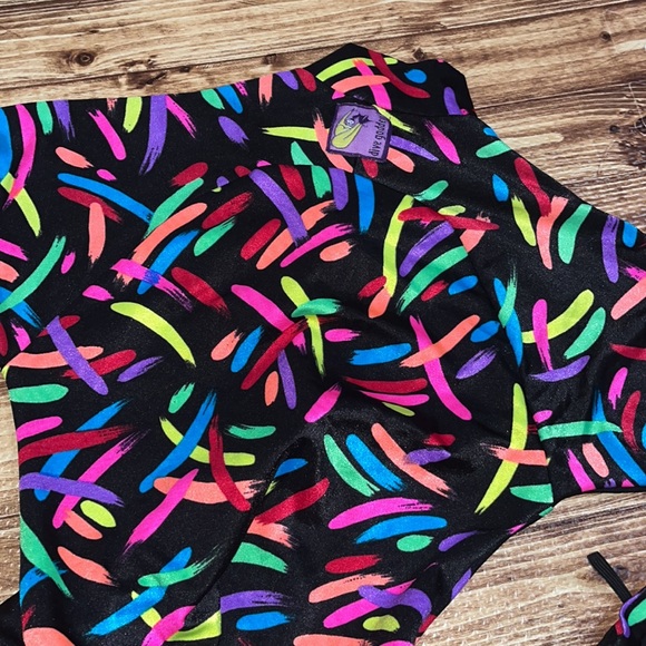 π‘π΅β’β€οΈ Dive Goddess x Retro Neon Vibes β€οΈβ’π‘π΅ - Picture 8 of 15